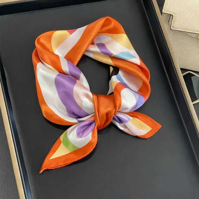 Elegantna kvadratna ruta v oranžni barvi